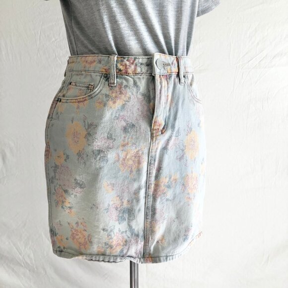 Pastel Floral Denim Mini Skirt Size M - Picture 4 of 11